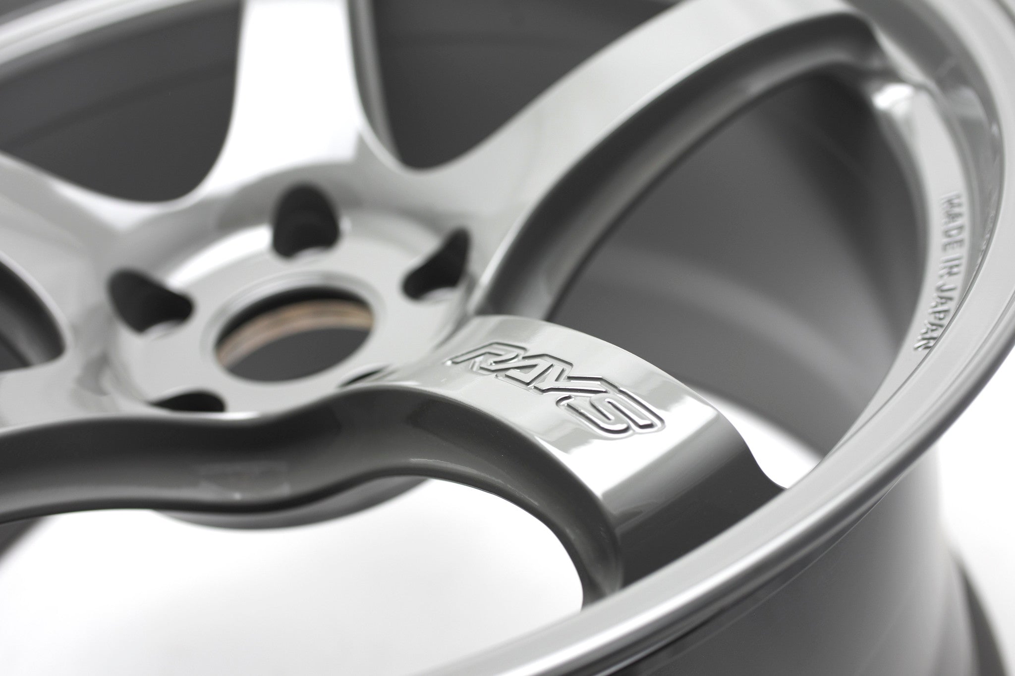 RAYS GRAMLIGHTS 57CR 17x9.0 +38 5x100