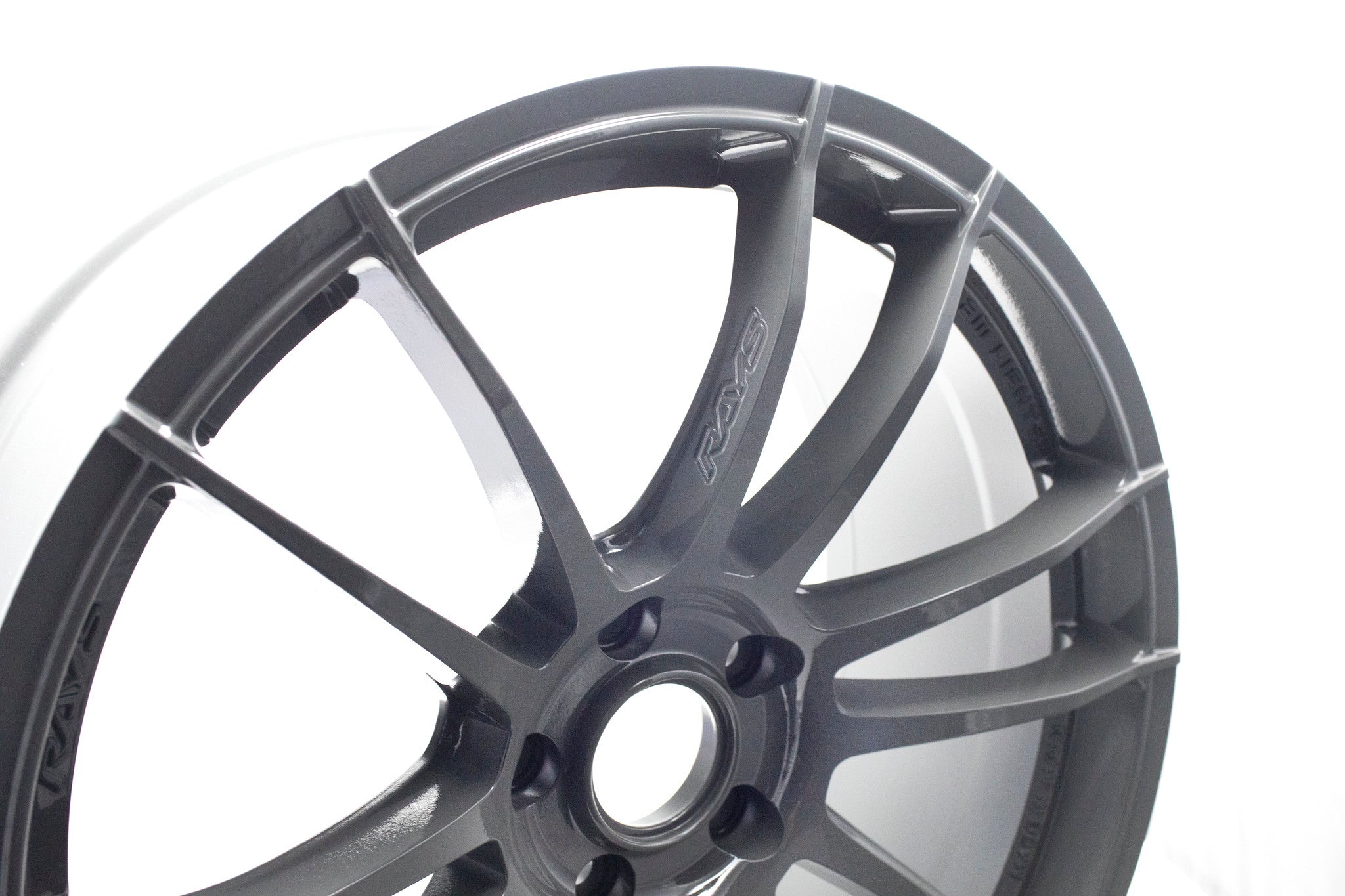 RAYS GRAMLIGHTS XR 18x9.5 +38 5x120 GLOSSY GRAY